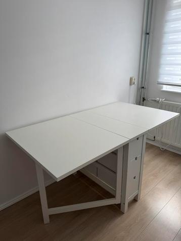 Eet/klaptafel beschikbaar voor biedingen