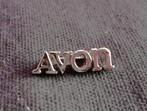 ZILVER KLEURIG SPELDJE VAN AVON ALS BROCHE, Verzenden, Nieuw, Overige typen