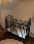 Stalen ledikant, Kinderen en Baby's, Kinderkamer | Bedden, Ophalen, Zo goed als nieuw, Minder dan 140 cm, Minder dan 70 cm
