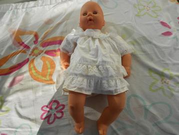 Zapf babypop 43cm met 2 stuks kleding, zonder accessoires. beschikbaar voor biedingen