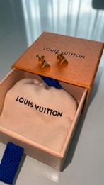 Louis vuitton Essential V stud oorbellen, Sieraden, Tassen en Uiterlijk, Oorbellen, Goud, Zo goed als nieuw, Ophalen