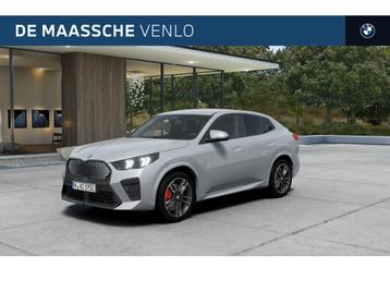 BMW iX2 eDrive20 M Sport / Trekhaak / Sportstoelen / Achteru beschikbaar voor biedingen