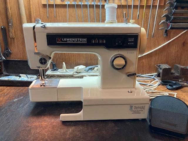 Lewenstein Amazone 560 naaimachine - Super Stretch, Hobby en Vrije tijd, Naaimachines en Toebehoren, Gebruikt, Naaimachine, Lewenstein