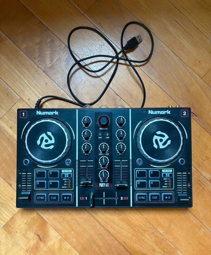 Numark Party mix DJ controller, Muziek en Instrumenten, Dj-sets en Draaitafels, Zo goed als nieuw, Numark, Ophalen of Verzenden