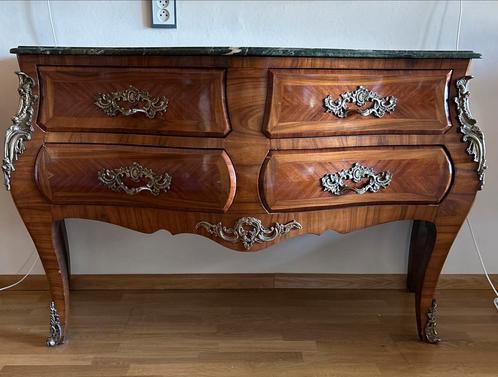 Wortelnoten fineer buikkast met marmeren blad, Antiek en Kunst, Antiek | Meubels | Kasten, Ophalen
