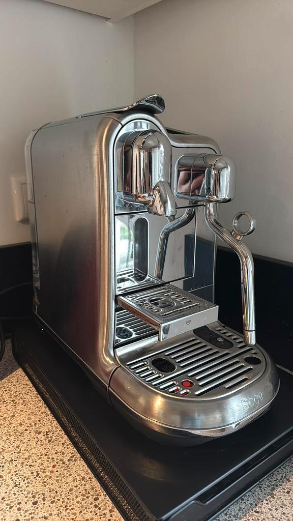 Sage Nespresso Creatista Pro - RVS, Witgoed en Apparatuur, Koffiezetapparaten, Zo goed als nieuw, Koffiepads en cups, Koffiemachine