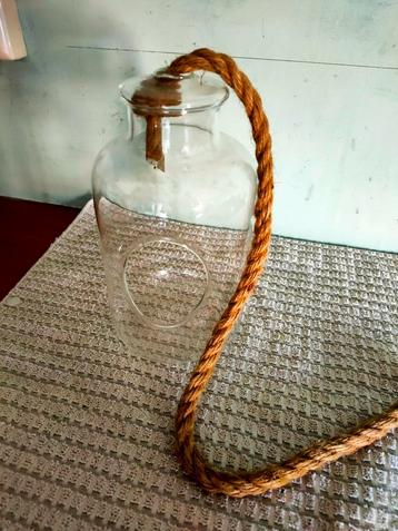 Hangende terrarium pot. Met koord beschikbaar voor biedingen