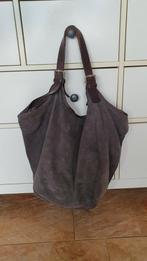 Prachtige taupe kleur leren schoudertas, Sieraden, Tassen en Uiterlijk, Tassen | Damestassen, Ophalen of Verzenden, Zo goed als nieuw