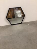 Zeshoekige Spiegel met Zwarte Rand, Huis en Inrichting, Woonaccessoires | Spiegels, Ophalen, Gebruikt, 100 tot 150 cm, 75 tot 100 cm
