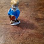 Vintage porseleinen popje met broodmand., Ophalen of Verzenden, Zo goed als nieuw