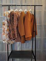 Partij dameskleding: 41 blouses, 42 tops, 11 t shirts, Ophalen, Zo goed als nieuw, Maat 36 (S)