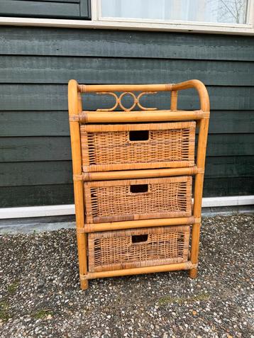 Vintage rotan rieten ladekast beschikbaar voor biedingen