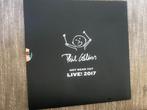 Phil Collins : Not Dead Yet Live ! 2017 ( boek ), Boeken, Ophalen of Verzenden, Zo goed als nieuw
