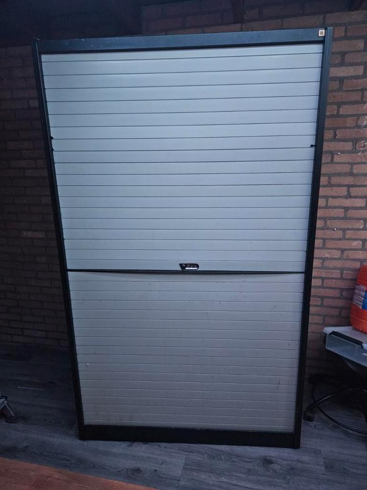 Roldeurkast met legplanken, Huis en Inrichting, Kasten | Roldeurkasten en Archiefkasten, Gebruikt, 150 tot 200 cm, 100 tot 150 cm