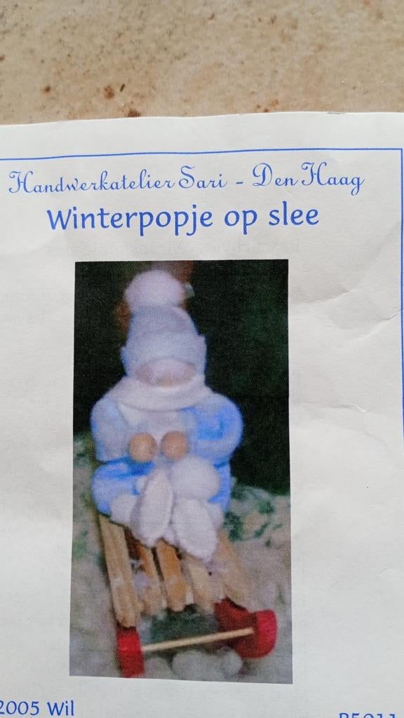 Winterpopje op slee vilt patroon, Ophalen of Verzenden, Zo goed als nieuw, Boek of Patroon