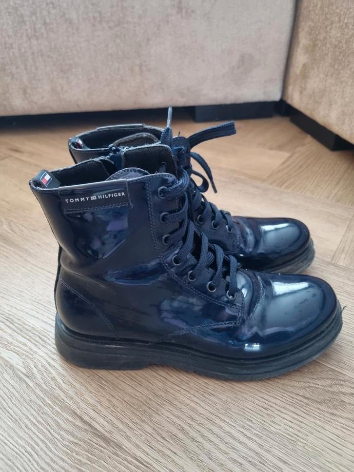Tommy Hilfiger Laarsjes - Maat 37 - Donkerblauw, Kleding | Dames, Schoenen, Zo goed als nieuw, Lage of Enkellaarzen, Blauw, Ophalen of Verzenden