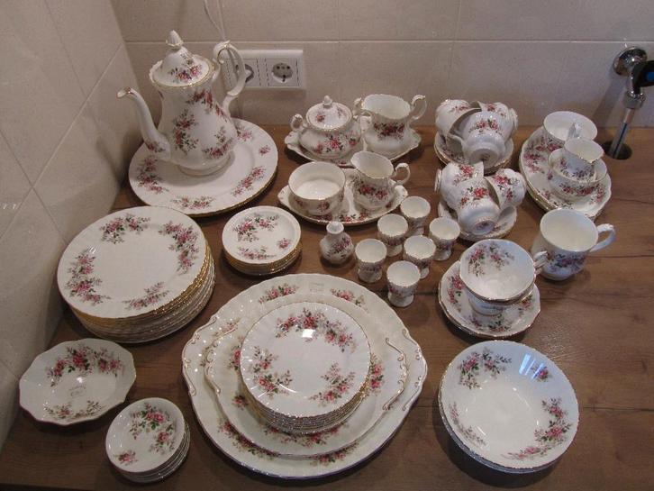 Lavender Rose Royal Albert serviesdelen, Huis en Inrichting, Keuken | Servies, Zo goed als nieuw, Overige typen, Overige stijlen