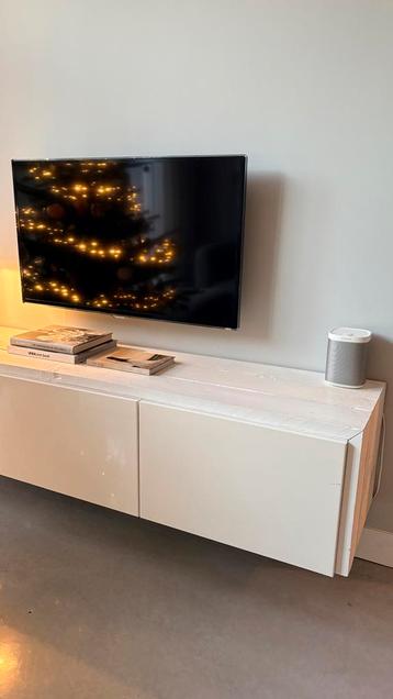 TV Meubel IKEA Besta met steigerhout wit ombouw - afbeelding 1