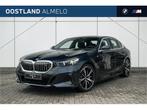 BMW i5 eDrive40 M Sport / Panoramadak / Trekhaak / Parking A, Auto's, BMW, Automaat, 2095 kg, Achterwielaandrijving, Zwart
