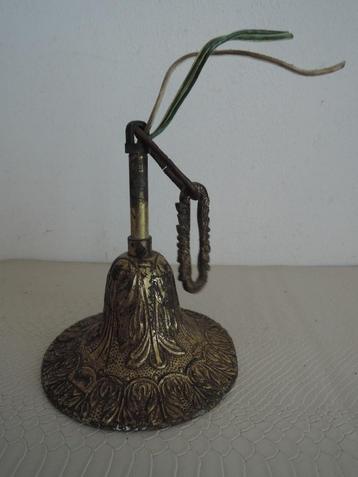 Koperen plafondplaat voor oude lamp beschikbaar voor biedingen