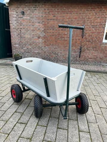 Nette bolderkar beschikbaar voor biedingen