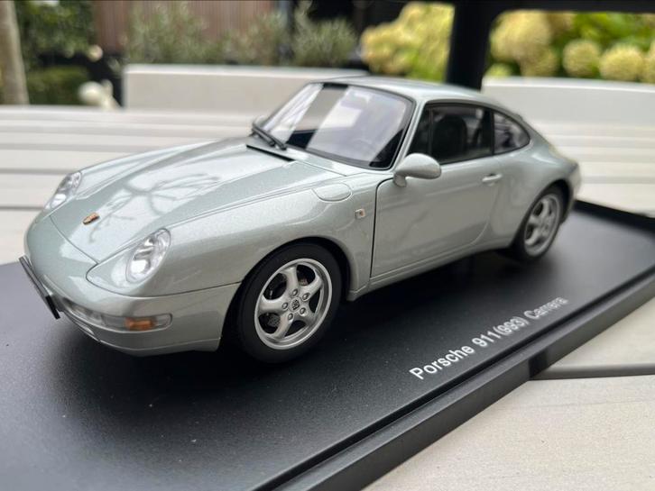 Porsche 911 (993) Carrera | Autoart 1:18, Hobby en Vrije tijd, Modelauto's | 1:18, Zo goed als nieuw, Auto, Autoart, Ophalen of Verzenden