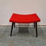 Ribstof rood krukje Vintage voetenbankje opnieuw bekleed, Hout, Aaldertgeertsstraat 43 Olst, Kolibri vintage, Minder dan 50 cm