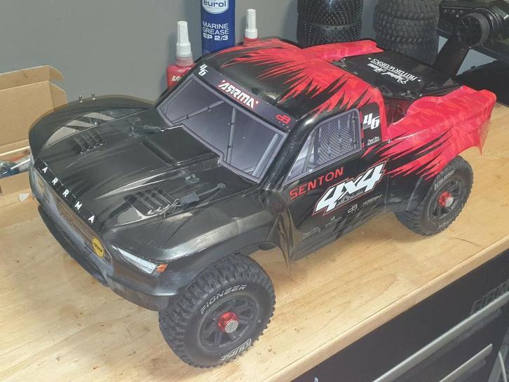 arrma senton 4x4 hobbywing 4s, Hobby en Vrije tijd, Modelbouw | Radiografisch | Auto's, Zo goed als nieuw, Auto offroad, Elektro