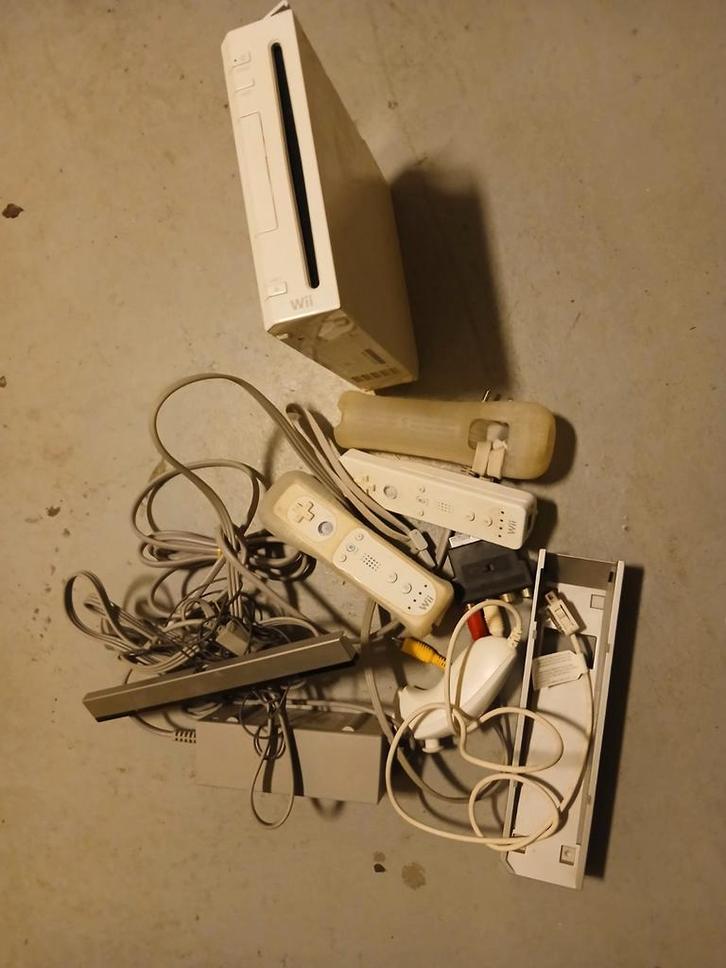 Nintendo Wii met Balance Board en Controllers, Spelcomputers en Games, Spelcomputers | Nintendo Wii, Gebruikt, Met 3 controllers of meer