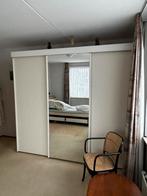 Ruime kledingkast met grote spiegel, Ophalen of Verzenden