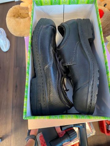 GERBA werkschoen (Nieuw) stalenneus en zool Mt:42 beschikbaar voor biedingen
