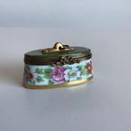mooi vintage Limoges pillendoosje met bloempjes en hanger, Ophalen of Verzenden