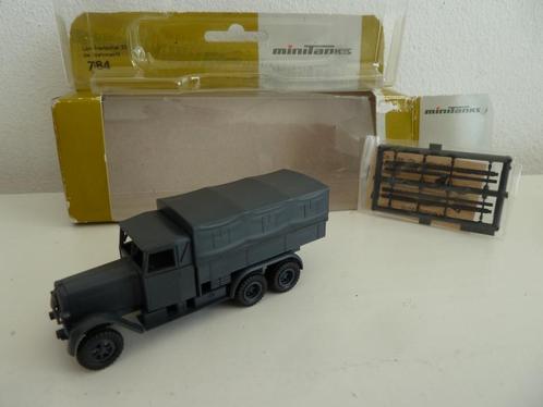 HENSCHEL 33 WEHRMACHT TRUCK (764) (plastic) M/B !! € 5.=, Hobby en Vrije tijd, Modelauto's | Overige schalen, Nieuw, Bus of Vrachtwagen