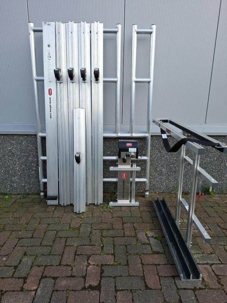 Altrex Solarlift compleet werkhoogte 10,2 meter (demo model), Doe-het-zelf en Verbouw, Steigers, Zo goed als nieuw, Overige typen