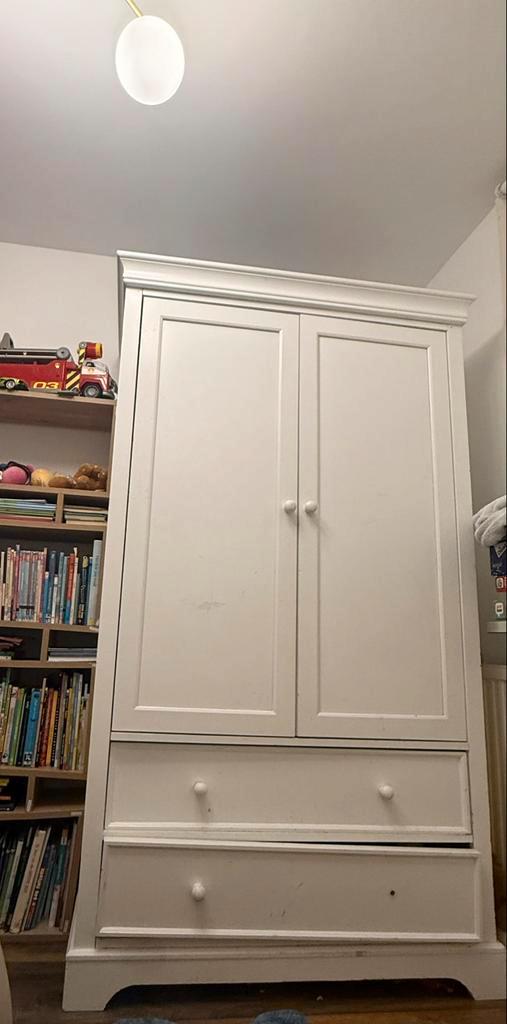 Kleding kast massief hout !, Antiek en Kunst, Antiek | Meubels | Kasten, Ophalen of Verzenden