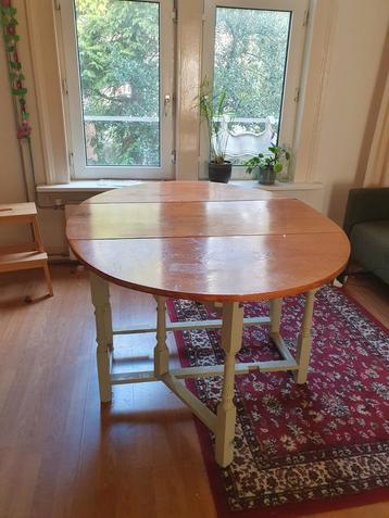 Uitklapbare tafel eikenhout beschikbaar voor biedingen