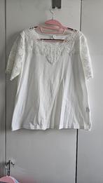 Mooi wit shirtje met dik kant Mt 42🍀Als nieuw🌿🌿, Ophalen, Wit, Maat 42/44 (L), Zo goed als nieuw