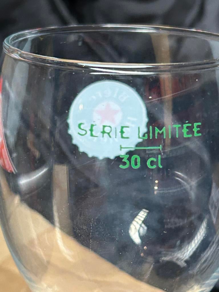 Frans 33 cl limitee glas van Heineken, Verzamelen, Glas en Borrelglaasjes, Ophalen, Zo goed als nieuw, Bierglas