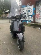 Vespa Sprint 2017 50 CC Black met Pink Accent., Ophalen, Gebruikt, Maximaal 45 km/u, Vespa S