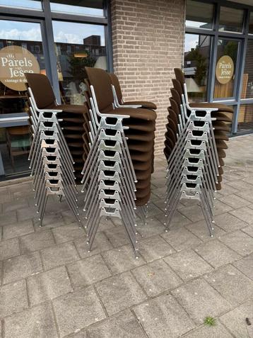 Partij van 40x Castelli model DSC106 ‘70 beschikbaar voor biedingen