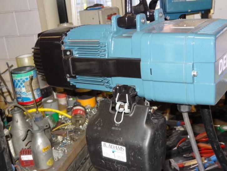 demag 500 kg hijsvermogen, Doe-het-zelf en Verbouw, Lieren en Takels, Zo goed als nieuw, Elektrisch, Ophalen