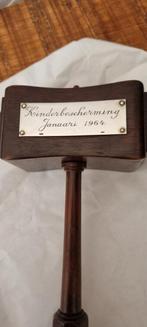 Zilver kinderbescherming voorzittershamer plaquette 1964, Antiek en Kunst, Ophalen of Verzenden