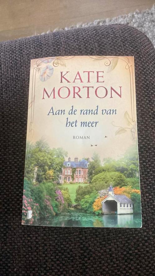 Kate Morton - Aan de rand van het meer, Boeken, Literatuur, Zo goed als nieuw, Ophalen of Verzenden
