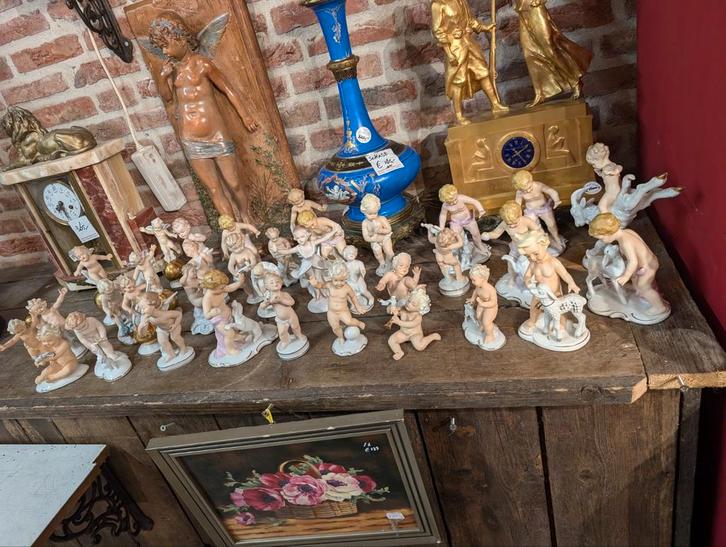 35 porseleinen beeldjes. €750., Antiek en Kunst, Antiek | Porselein, Ophalen