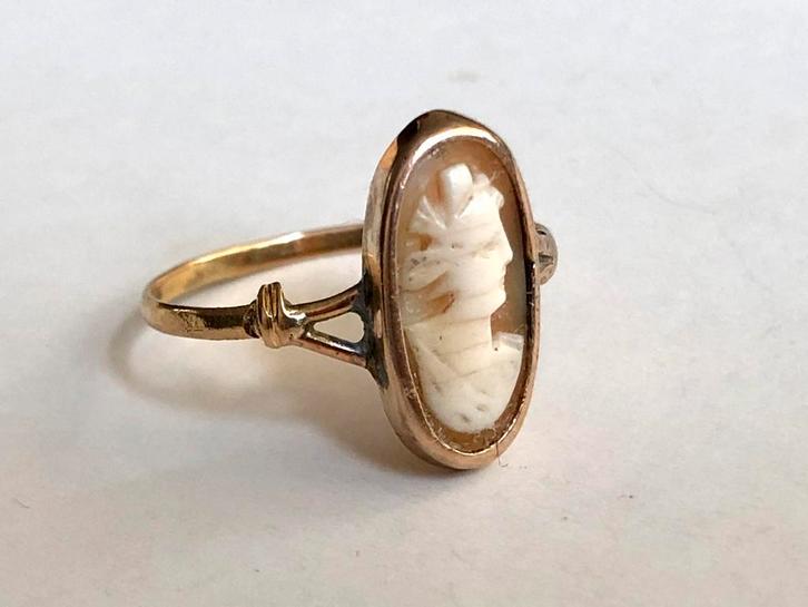 Antieke eing goud camee eikenblaadje, Sieraden, Tassen en Uiterlijk, Antieke sieraden, Ring, Goud, Met edelsteen, Ophalen of Verzenden