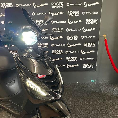 Piaggio Zip 50 Brom 4T E4 Glans zwart 2020 / Alpha / Malossi, Fietsen en Brommers, Brommers | Tuning en Styling, Zo goed als nieuw
