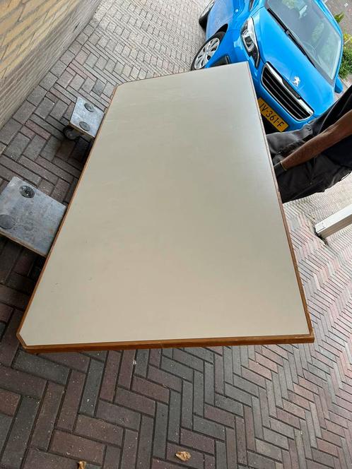 Bureautafel 90x 200 groot. Gratis. Groot, Huis en Inrichting, Bureaus, Zo goed als nieuw, Ophalen