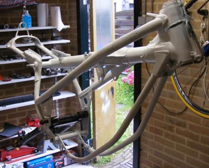 Gezocht honda mb5 frame liefst kenteken, Motoren, Onderdelen | Honda, Ophalen of Verzenden