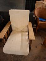 Mooie oude rookstoel met houten frame, Hout, Gebruikt, Ophalen of Verzenden, 50 tot 75 cm