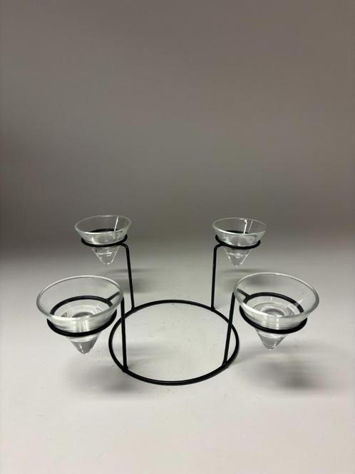 Stalen frame met 4 glazen windlichtjes, Huis en Inrichting, Woonaccessoires | Kandelaars en Kaarsen, Nieuw, Kandelaar, Minder dan 25 cm
